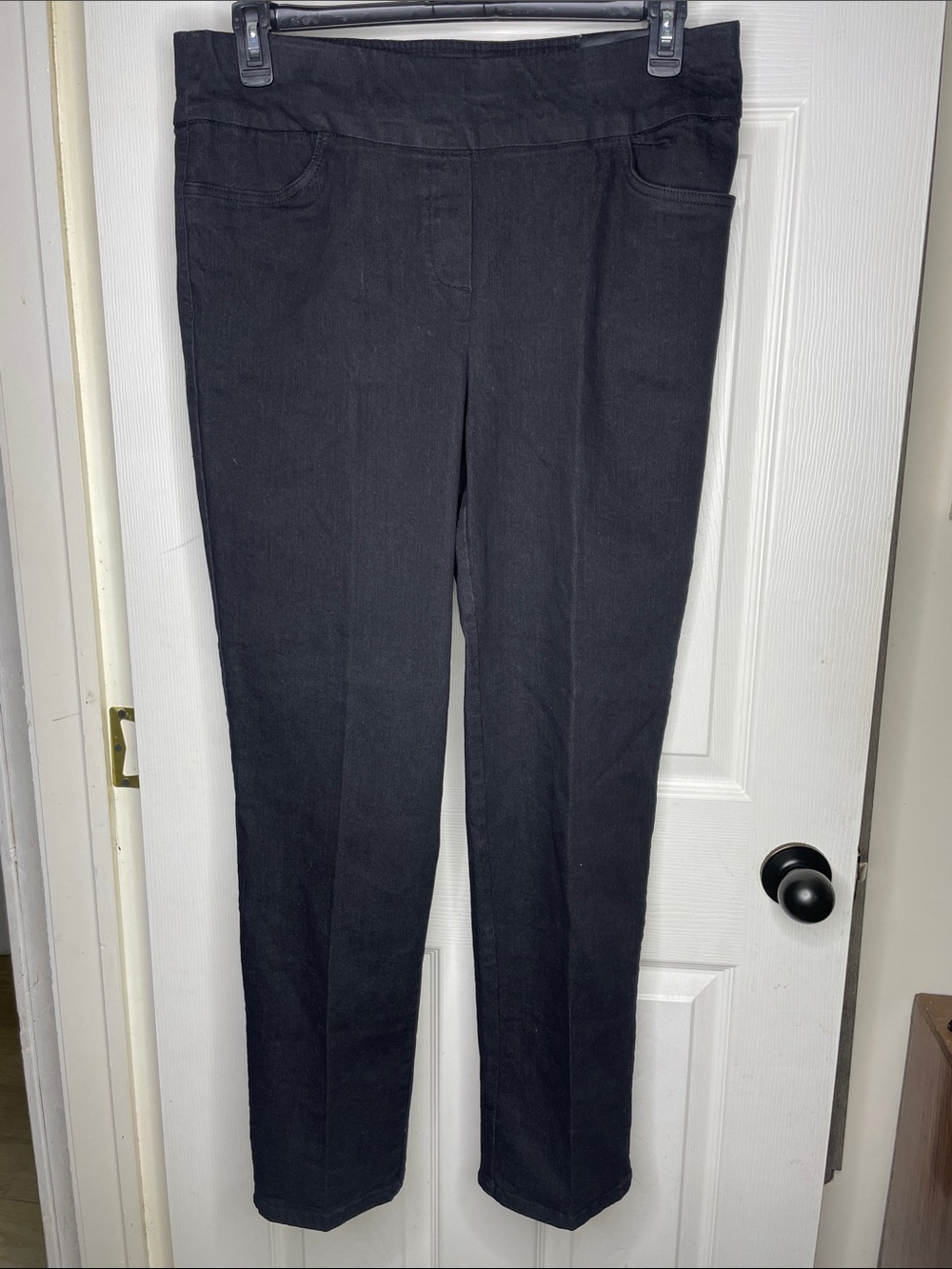 Alfred Dunner Allure Black Ankle length super stretch pants. Size 12
